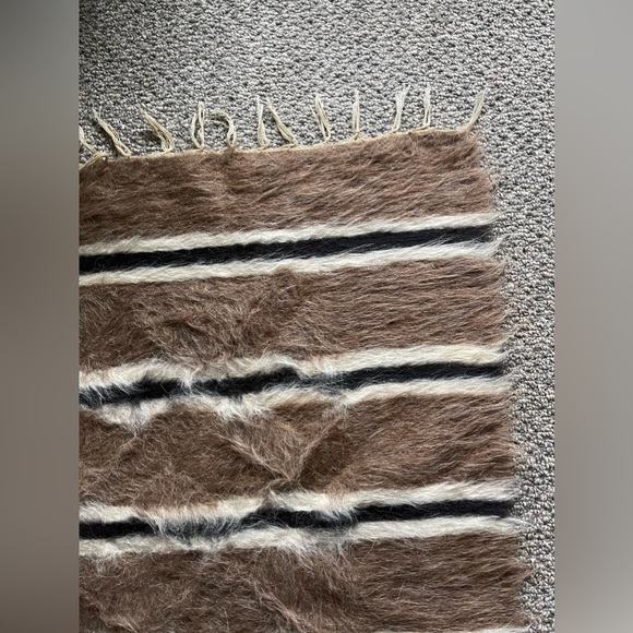 Goat Fur Rug - Picture 1 of 2